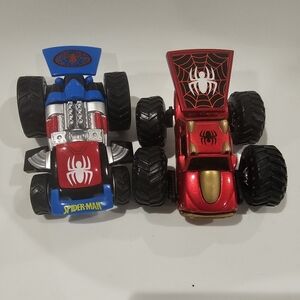 2 reversible Marvel cars